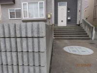 塀の傾き補正工事その４完全に垂直に戻りました。